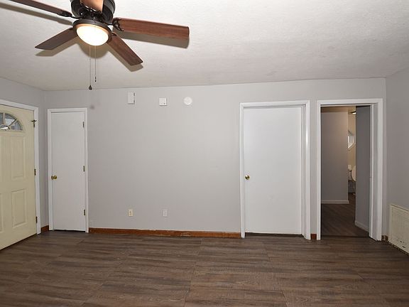 4th image of 705 W Broadway St
