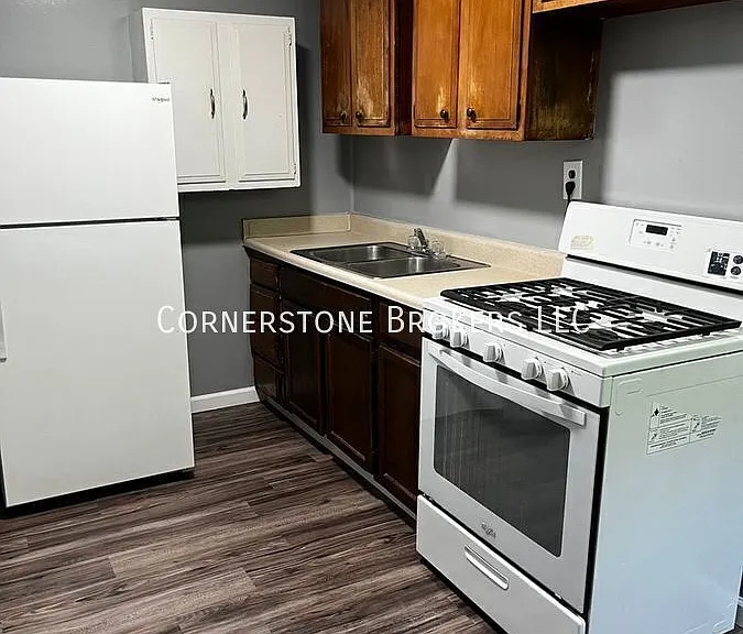 213 E Edmunds St — Photo 5