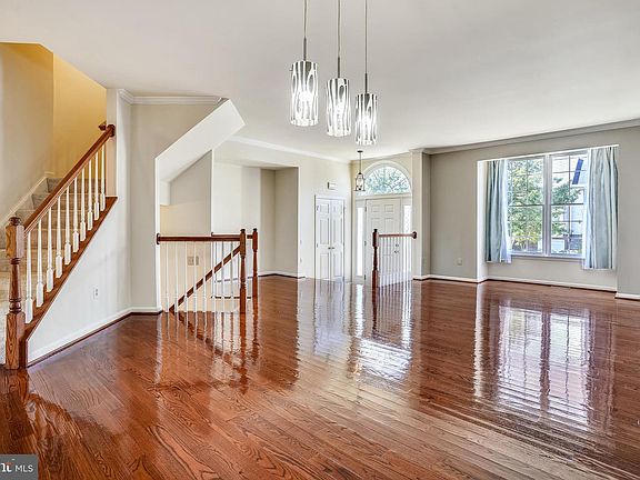 4th image of 7039 Fieldhurst Ct