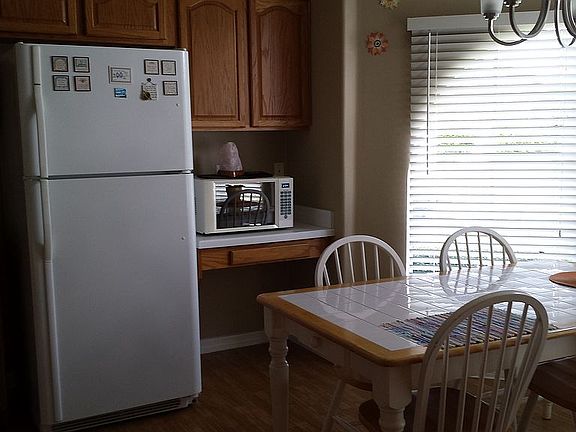 Eat in Kitchen 