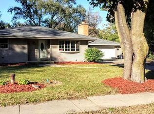 23W670 Bryn Mawr Ave, Roselle, IL 60172