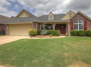 2103 W East Ct S, Jenks, OK 74037