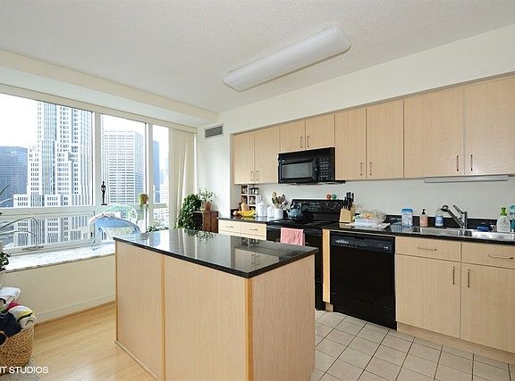 4th image of 512 N McClurg Ct APT 1207