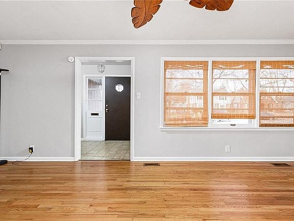 3rd image of 5927 Carrollton Ave