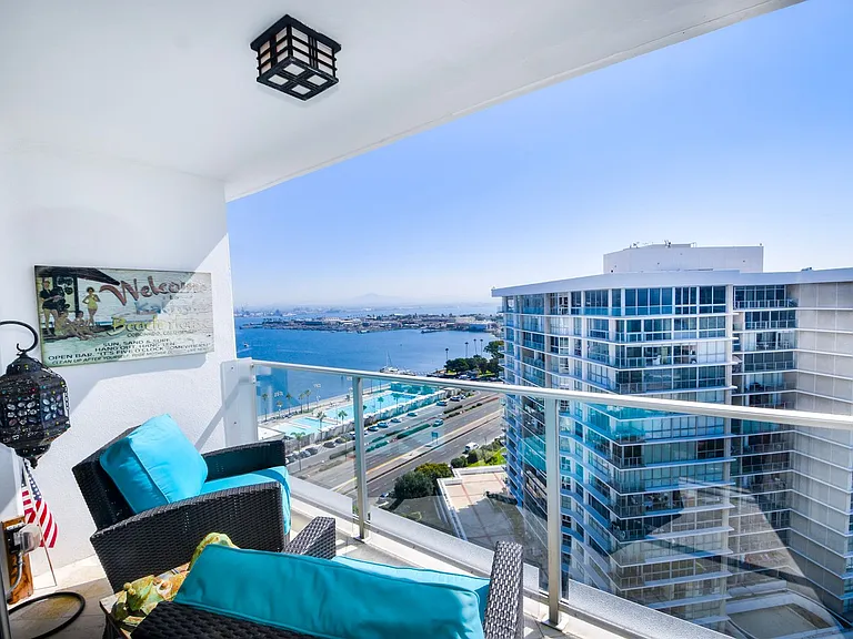 1810 Avenida Del Mundo #1609 — Photo 34