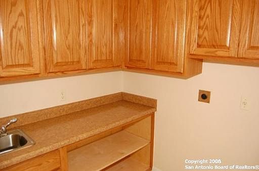 4th image of 8420 WOODCLIFFE DR