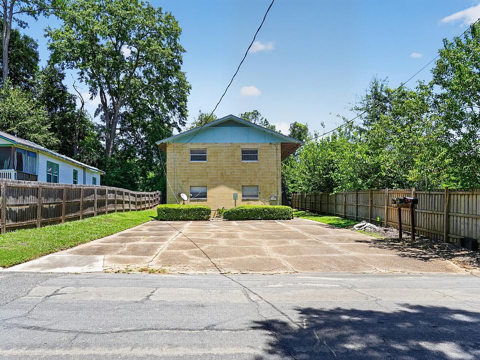 1st image of 1011 Abraham St