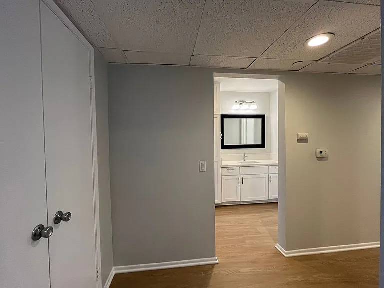 110 S Sweetzer Ave — Photo 106
