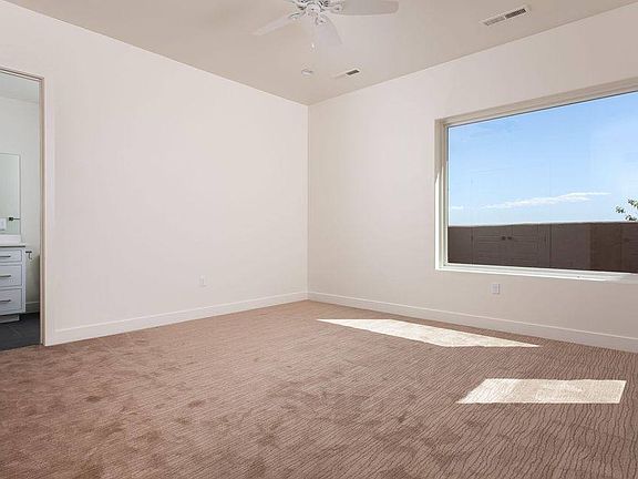3rd image of 819 E Palisades Cir