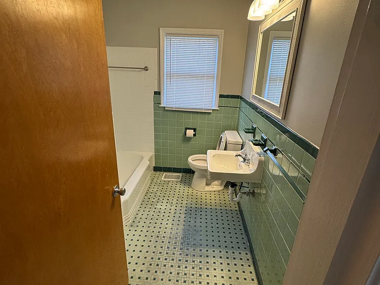 1724 Silver Ln — Photo 28