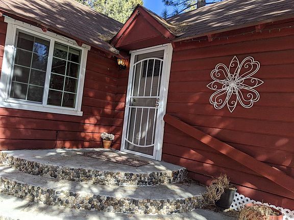 2nd image of 33766 Meadow Ln
