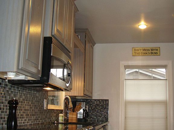 Kitchen Pic 2