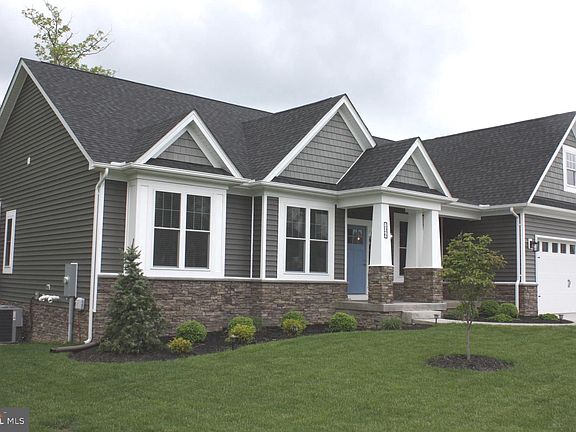 2nd image of 126 Jeni Ct