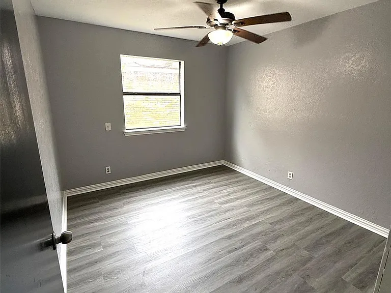 11611 Stone Bridge Dr — Photo 16