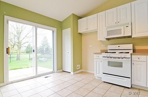 5th image of 172 Providence Ln