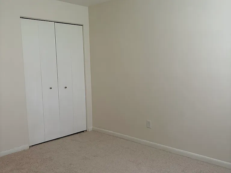 4 Bailiffs Ct #102 — Photo 16