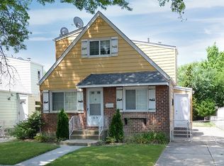5024 Utopia Pkwy, Fresh Meadows, NY 11365