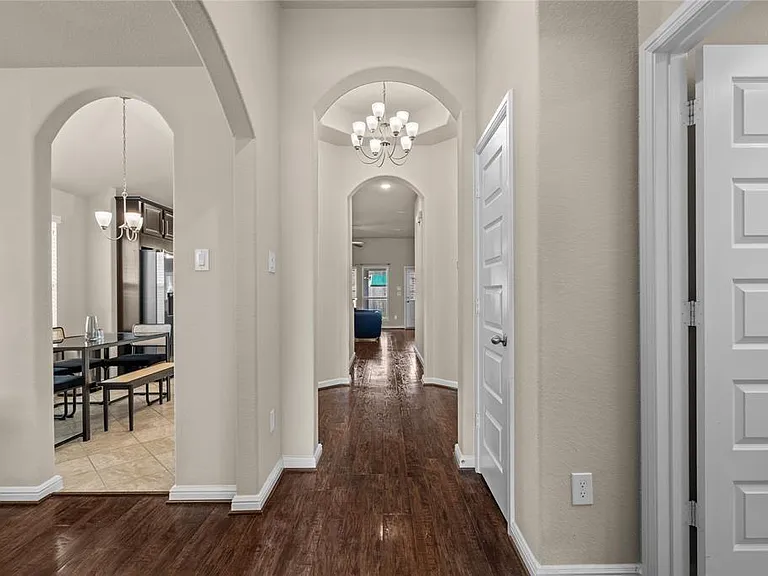 4808 Ladona Ct — Photo 6