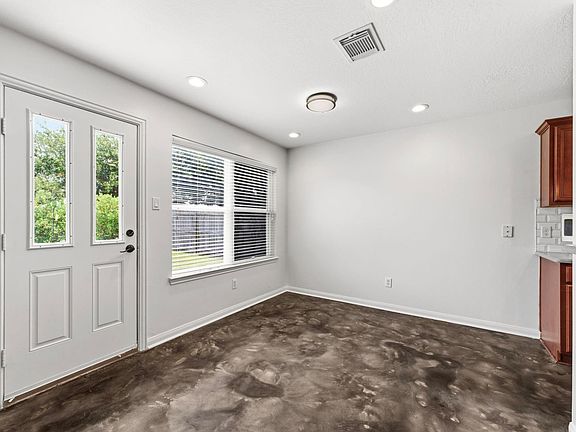 4th image of 2609 Los Alamos Cir