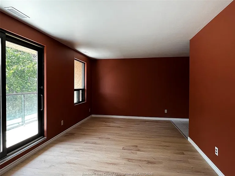 3875 Tecumseh Rd E #3 — Photo 8