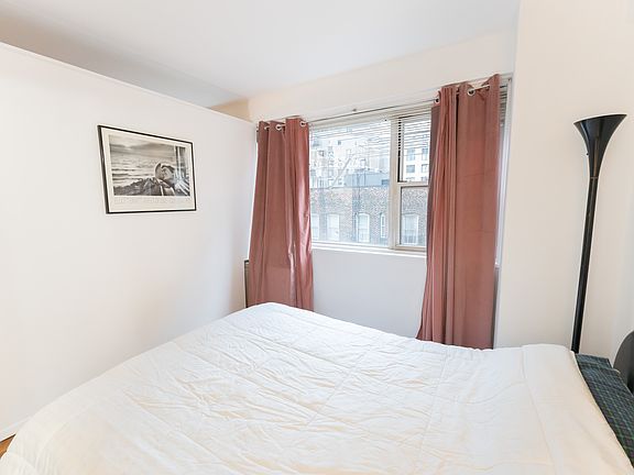 5th image of 321 E 48th St APT 8C