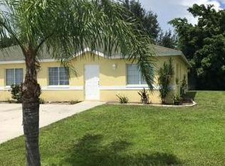 1169 Lake McGregor Dr, Fort Myers, FL 33919