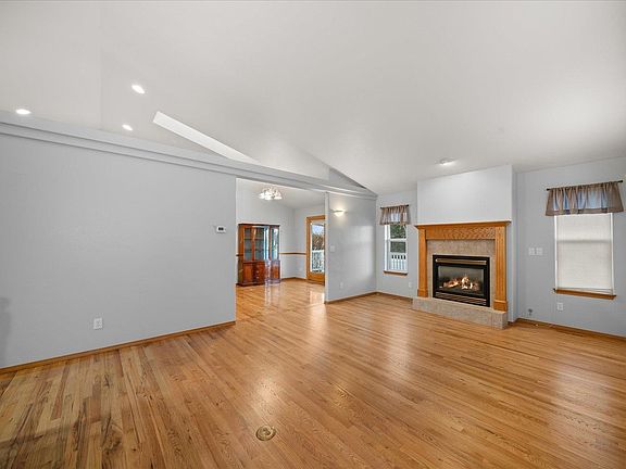 4th image of 1412 S Avalon Ln