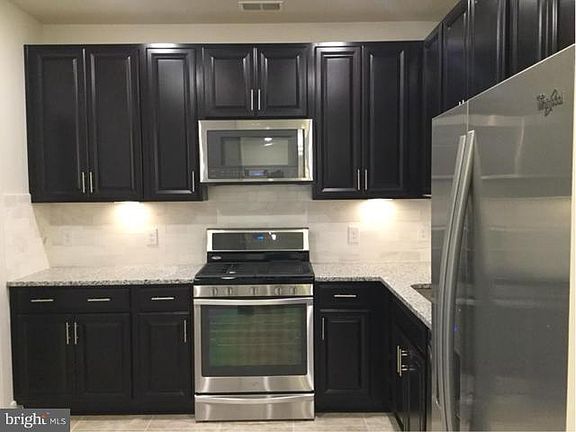 2nd image of 2905 Bleeker St Unit 203