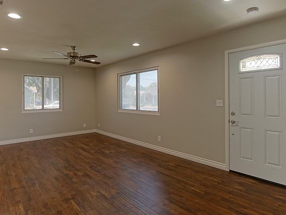 5th image of 504 W Park St