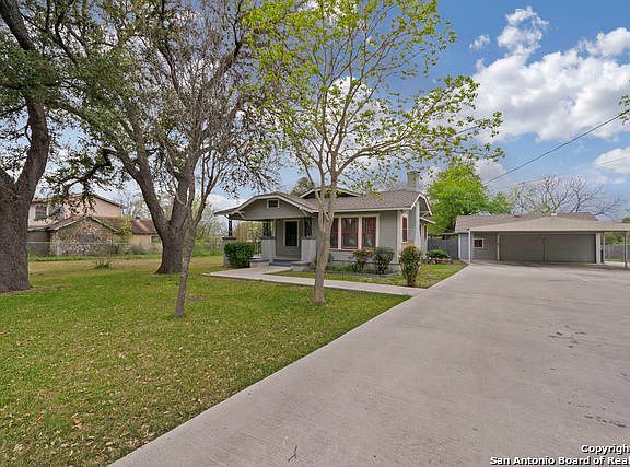 5th image of 305 W Ligustrum Dr
