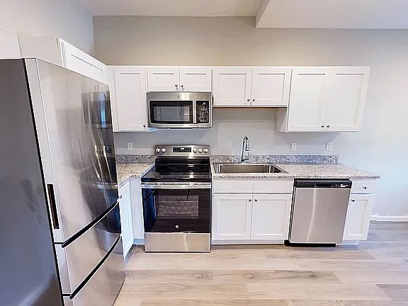 5th image of 337 Main St #E