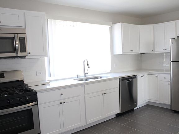 SS / Granite Kitchen
