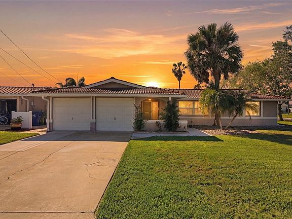 2nd image of 5015 Pelican Dr