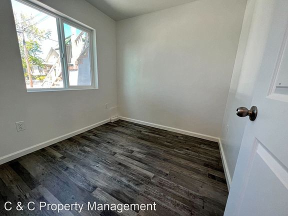 5th image of 489 Laurel Ave #E