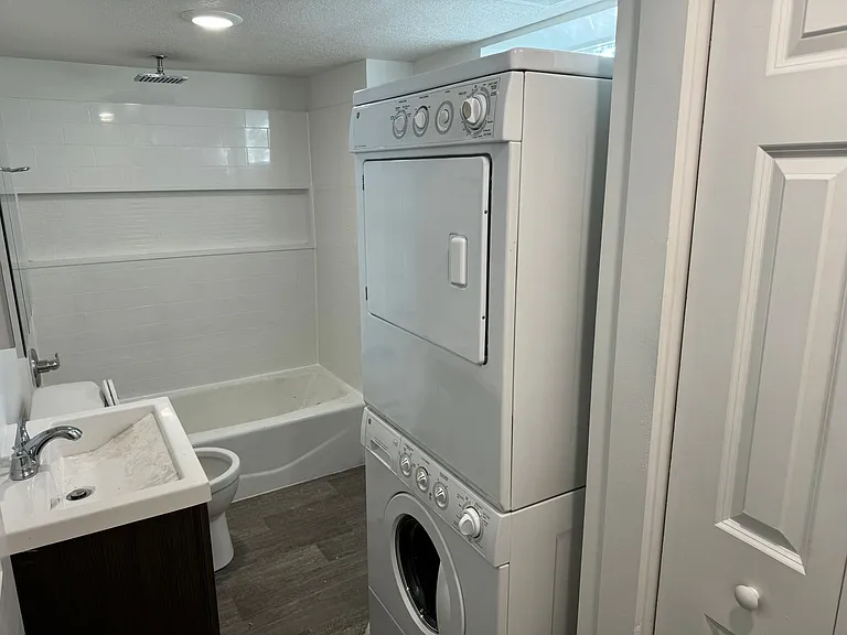2755 Pierce St NE — Photo 4