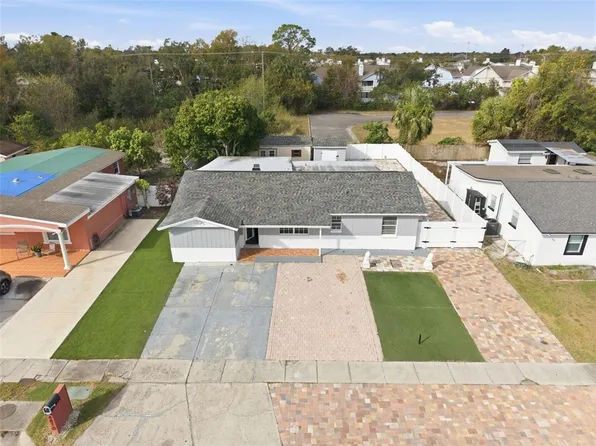 4810 El Capistrano Dr, Tampa, FL 33634