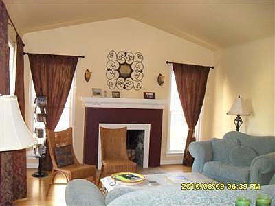2nd image of 1041 N Broadway St