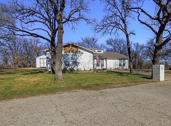 3rd image of 210 Willow Creek Ct