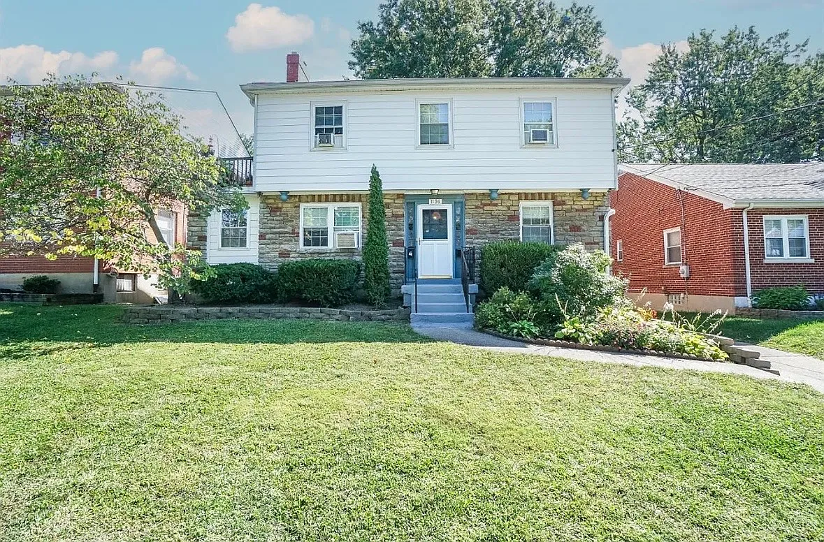 4 bed, 1400 sqft, $1,850 — Photo 1