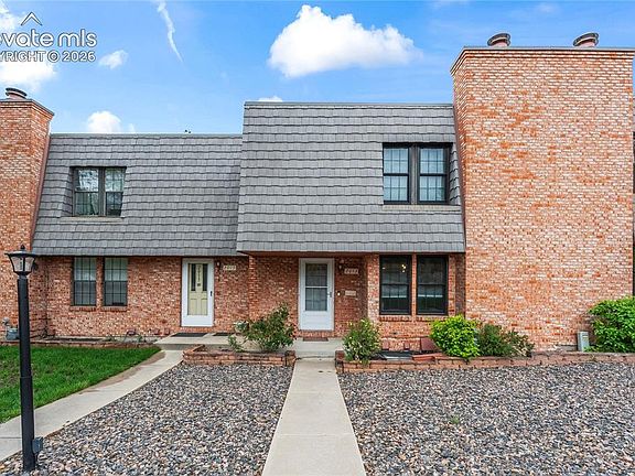 3rd image of 2013 Sussex Ln
