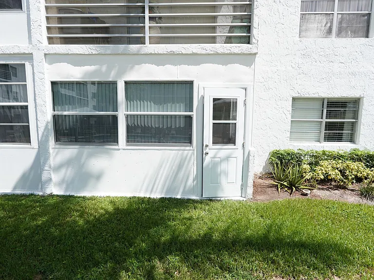 3000 E Sunrise Lakes Dr #123 — Photo 21