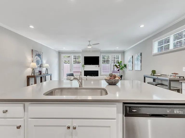1720 Ballard Dr — Photo 16