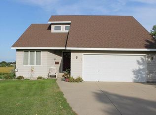 500 S Oakland St, Lake Crystal, MN 56055