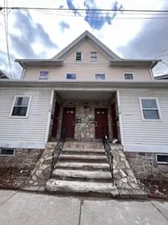 116 E Broad St Photo 1