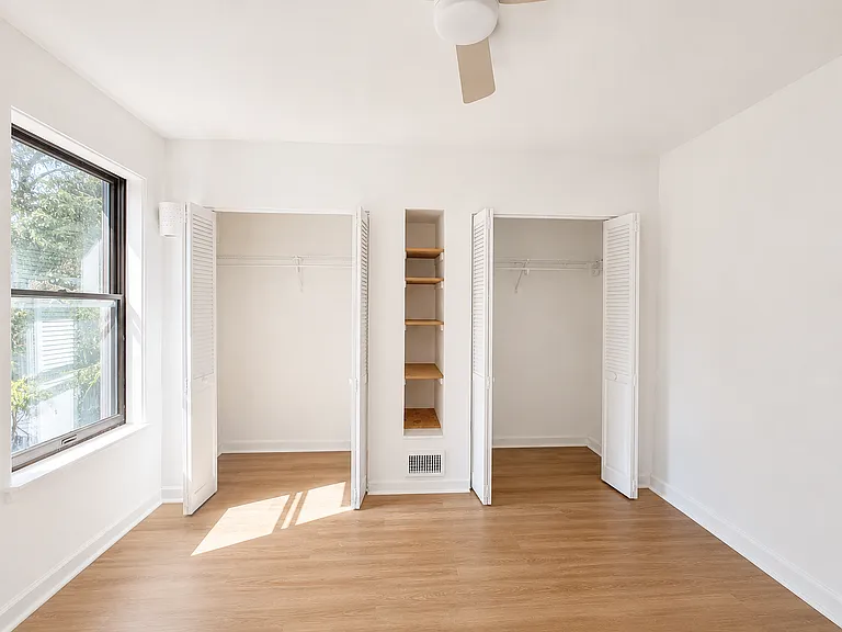 213 Vernon St — Photo 8