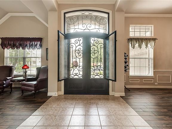 3rd image of 4137 Boxwood Dr