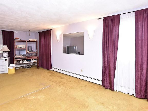 5th image of 14 Pine Grove Ave