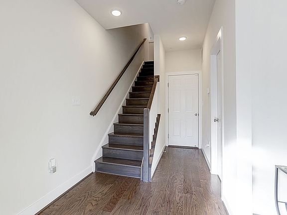 4th image of 5507 Cameron Station Blvd