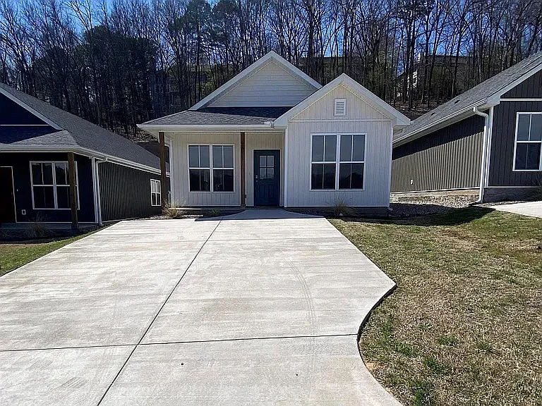 3 bed, 1497 sqft, $1,900 — Photo 1