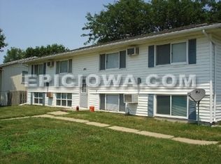 220 Clymer Rd APT 3, Hiawatha, IA 52233